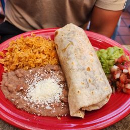 Cafe Coyote signature dishes La Reina
Americano Burrito
Machaca Burrito